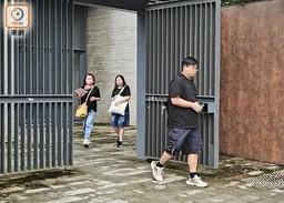 粉嶺鐵皮屋大火7旬漢送命　親友認屍黯然神傷